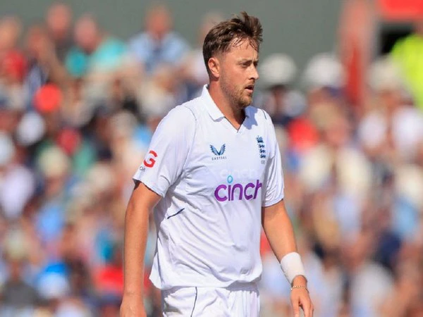 Ollie Robinson “twinged his back while batting” in Ranchi Test, says England coach McCullum