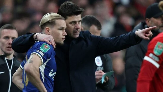 Mauricio Pochettino hits back at Gary Neville for ‘blue billion-pound bottle jobs’ jibe, calls it unfair and annoying