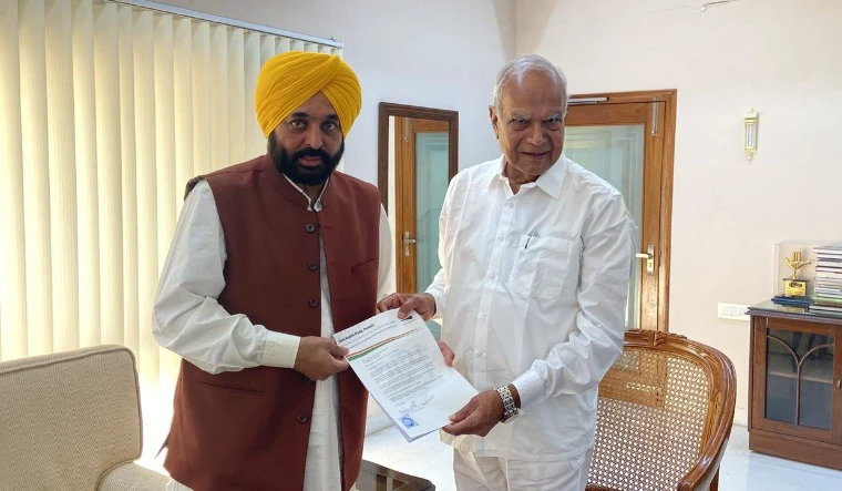 Punjab Governor Banwarilal Purohit resigns