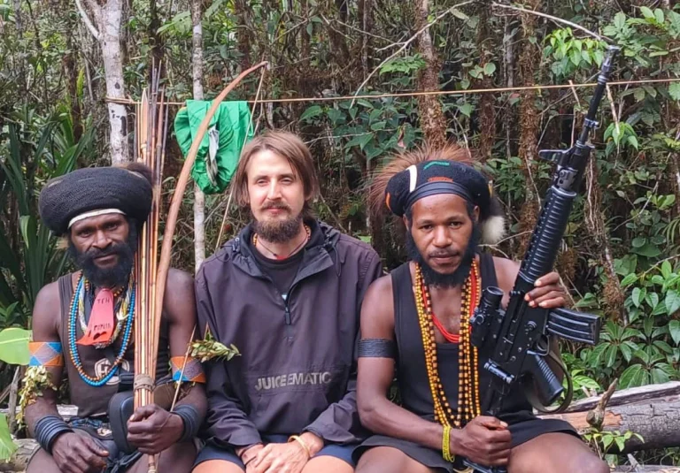 Kidnapped NZ pilot to be released, Papua rebel group says