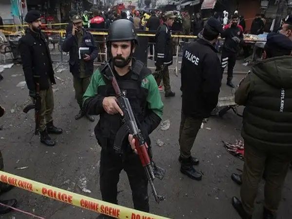 Pakistan Police halt Pakistan Tehreek-e-Insaf election rally; seizes sound system