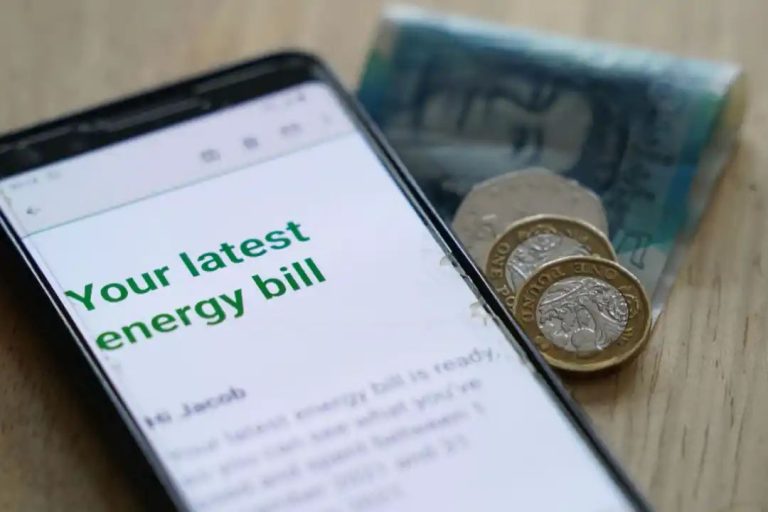 Energy firms must pay customers £30 if five-day switch deadline missed