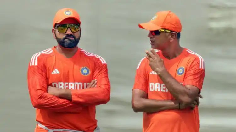 ‘He’s not 20 years old’: Rahul Dravid and Rohit Sharma told to MOVE ON from struggling Indian player