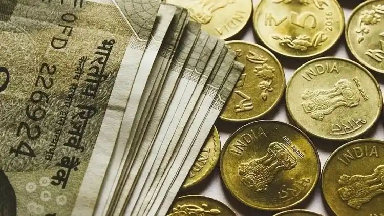 Rupee rises 7 paise to close at 83 against US dollar