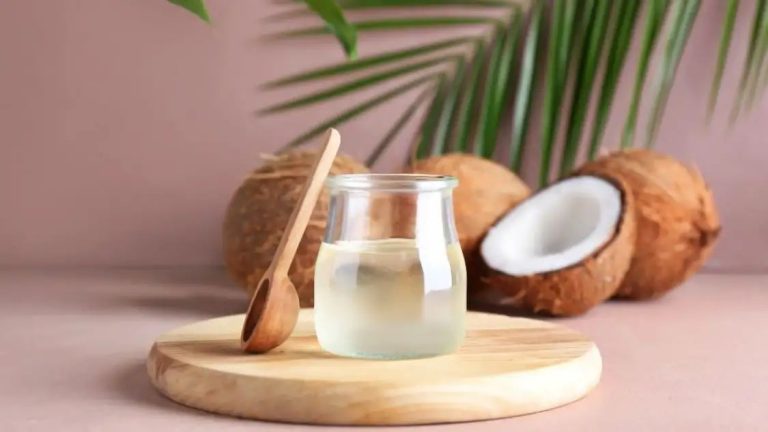 5 Amazing Benefits Of Applying Coconut Oil On Body