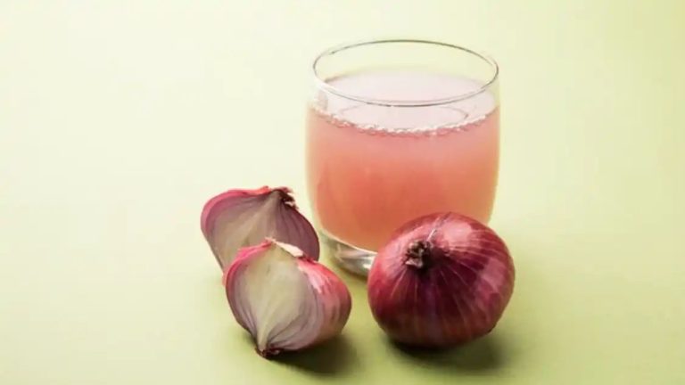 5 Amazing Benefits Of Using Onion Water For Hair