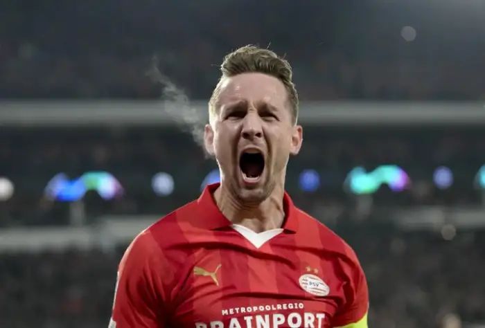 Luuk de Jong Penalty Earns PSV Eindhoven 1-1 Draw With Dortmund in Champions League Round Of 16