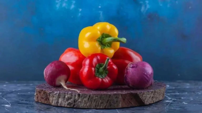 3 Easy Tips To Cut Bell Peppers Without Making A Mess