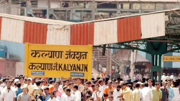 Maharashtra: 54 detonators in two boxes found abandoned at busy Kalyan station