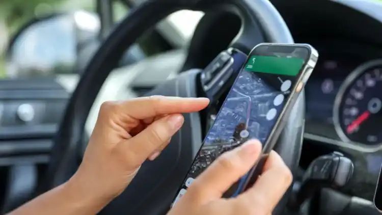 Car Care Tips: Have Car Without Built In GPS? 5 Reasons Why You Should Use After Market GPS Device In Your Car