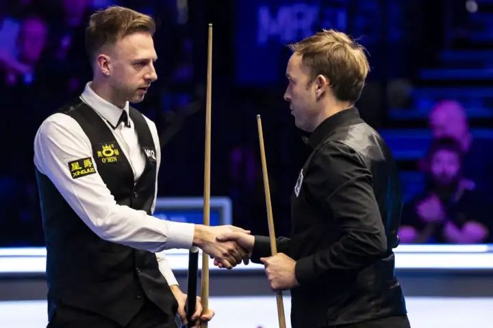 Ali Carter battles past top seed Judd Trump to reach semi-finals in Telford