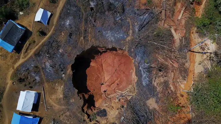 Venezuela: At least 14 dead, several injured after illegal open-pit gold mine collapses