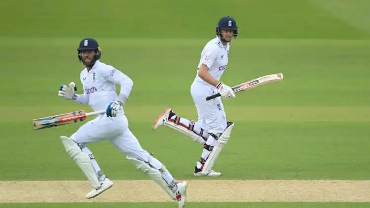 IND vs ENG Live Score, 4th Test: Joe Root relinquishes Bazball, adopts methodical Test approach to cross fifty