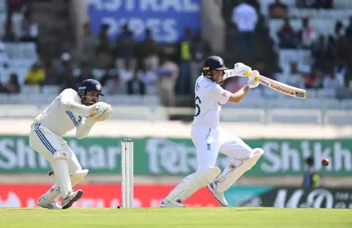 India vs England LIVE: Test cricket score and updates as Joe Root digs in after visitors lose early wickets