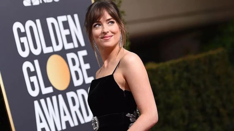 Dakota Johnson, Chris Martin on `relaxing vacation` in Mexico