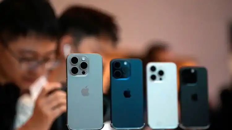 7 iPhone models were among the top 10 smartphones sold in 2023, and they outsold all Android smartphones