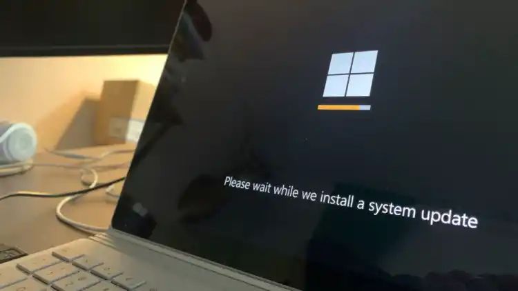 End Of ‘Restart To Update’? Microsoft May Soon Allow Windows 11 Update Without Restarting Device In Some Cases