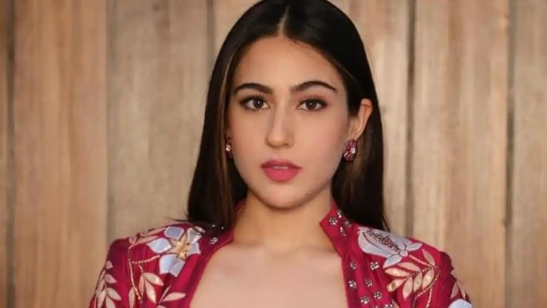 Sara Ali Khan spots `talent` on Delhi`s traffic signal, shares video