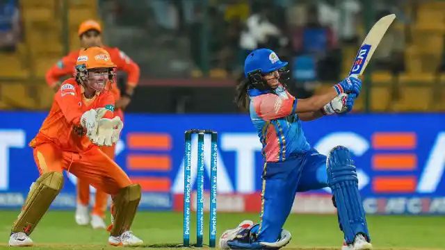 Mumbai Indians ace yet another run-chase in WPL, this time Harmanpreet Kaur finishes with a six