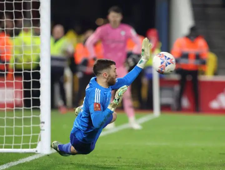 Are there replays in the FA Cup fifth round?