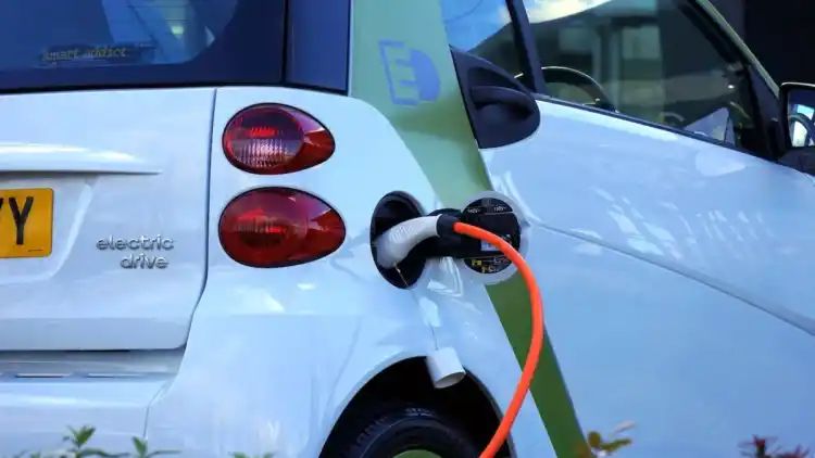 Electric Vehicles Can Go Long Way To Help India Reach Net Zero Target and Help in Development of New Business: Report