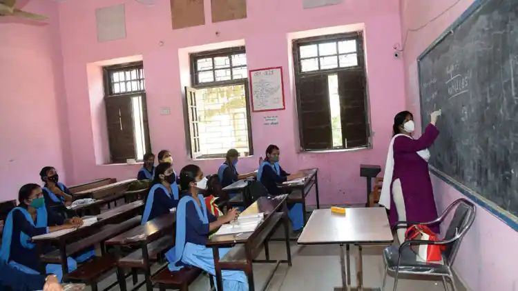 Karnataka’s Shuchi Scheme: 19 Lakh School Girls To Receive Free Sanitary Napkins; Check Details