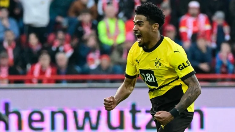 Bundesliga: Borussia Dortmund, RB Leipzig win to keep Champions League race tight