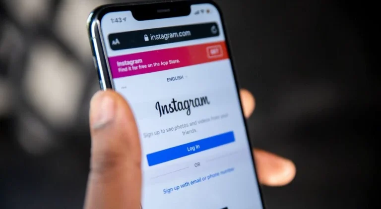 Don’t Want Someone To Know You ‘Seenzoned’ Them On Instagram? Here’s A Trick To Hide That ‘Seen’ Marker