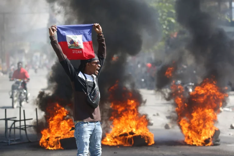 Hundreds of inmates escape after armed gangs storm Haiti’s main prison