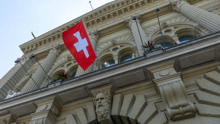 Swiss overwhelming vote in support of ‘historic’ pension increase