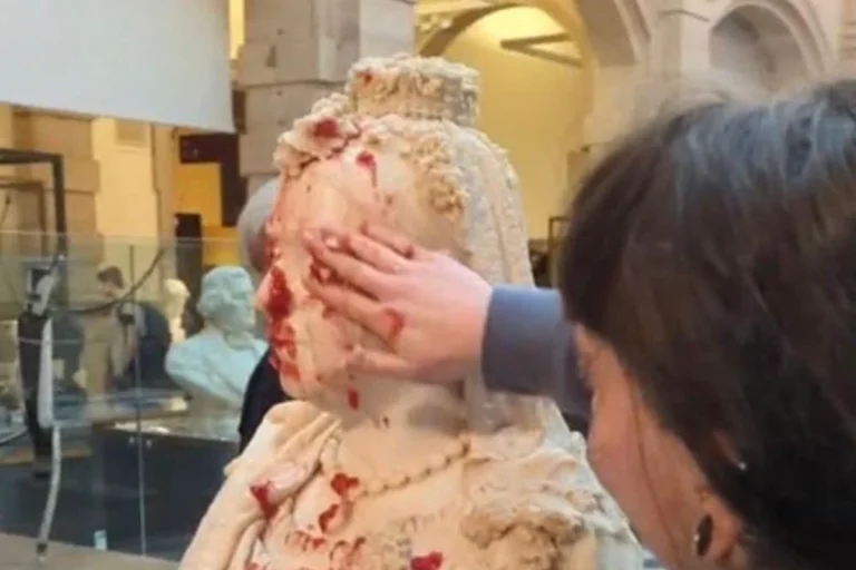 Two women charged after pouring porridge and jam over bust at Glasgow museum