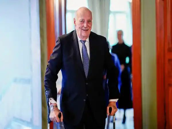 Norwegian King Harald fitted with temporary pacemaker during holiday in Malaysia