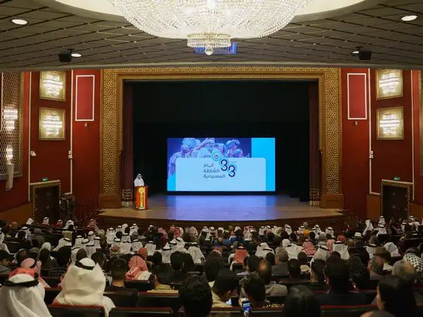 Sultan Al Qasimi witnesses opening of 33rd Sharjah Theatre Days