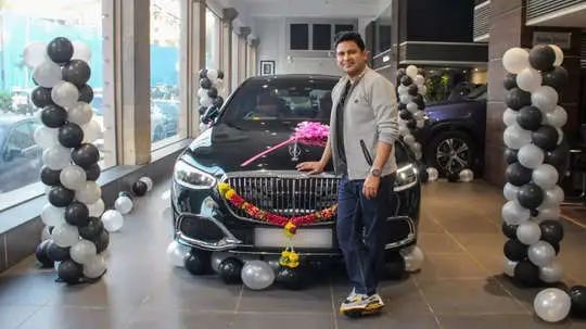 Adipurush Writer Manoj Muntashir Buys Mercedes-Maybach S-Class Worth Rs 2.71 Crore