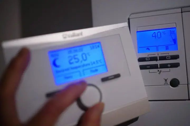 More than three-quarters of Scots limit energy use amid cost concerns – poll