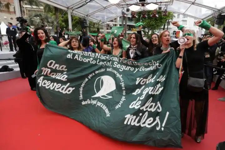 France makes history, becomes first country to enshrine Right to Abortion in constitution