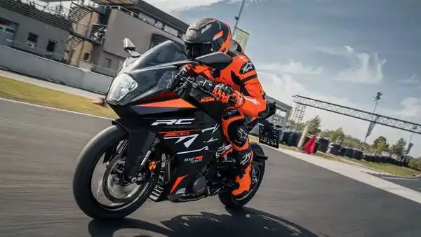 KTM updates RC 200, 390 & Adventure 250, 390 for 2024 with new colour options