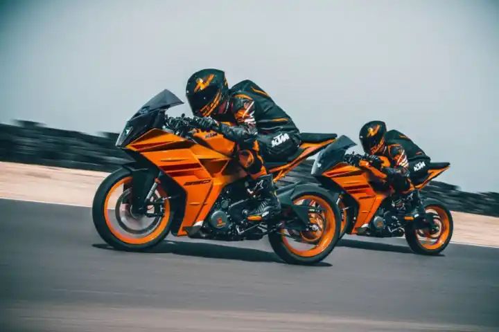 Updated KTM Adventure And RC Range With New Colours Launched: KTM RC200, RC390, 390 Adventure, And More