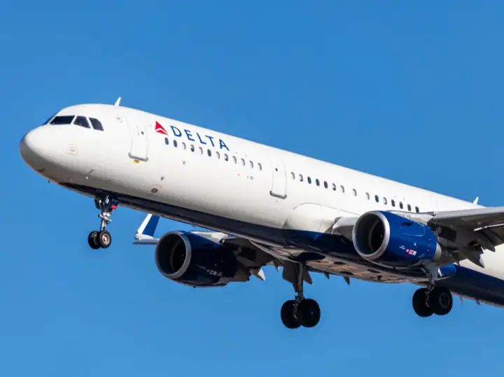 Delta pilot pleads guilty to being over alcohol limit before flight from Edinburgh to New York