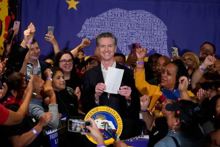 Gov. Gavin Newsom’s campaign donor says his Panera Bread restaurants will follow minimum wage law