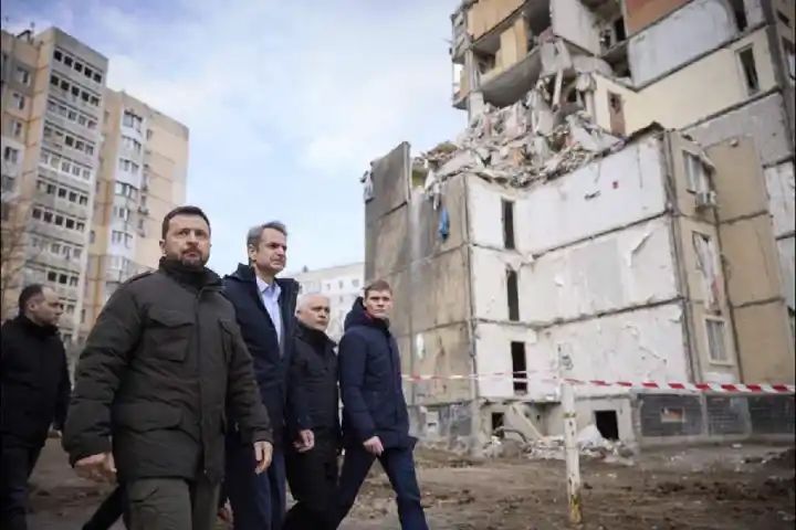 Odesa hit by blast during a visit by Ukrainian President Volodymyr Zelensky and Greece’s PM