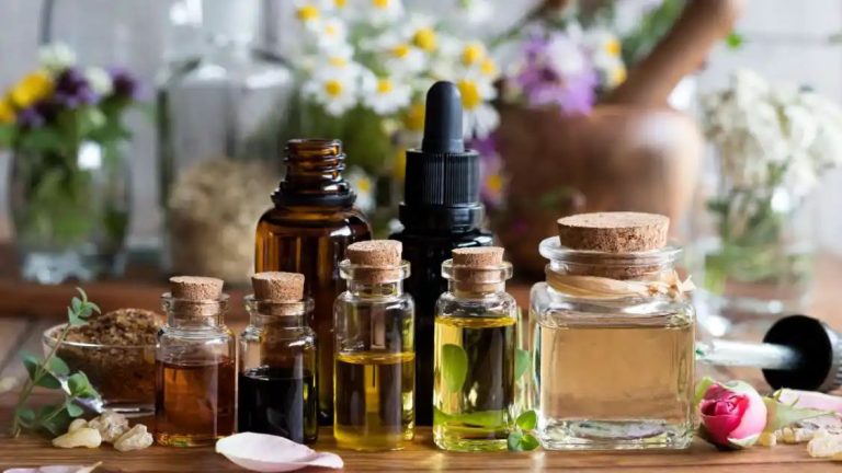 Include These Essential Oils To Your Haircare Routine To Reduce Dandruff