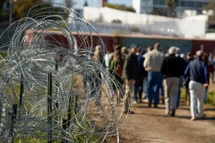 Two killed as National Guard helicopter crashes near border in Texas