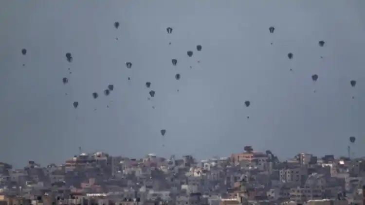 Five killed as parachute fails to open during aid drop in Gaza