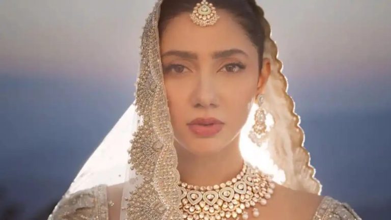 Mahira Khan Addresses Pregnancy Rumours; Discloses About Her Wedding With Salim Karim