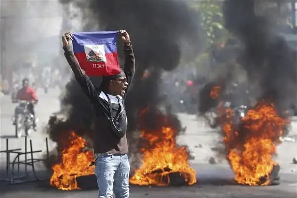 Foreigners trapped in violence-torn Haiti wait desperately for a way out