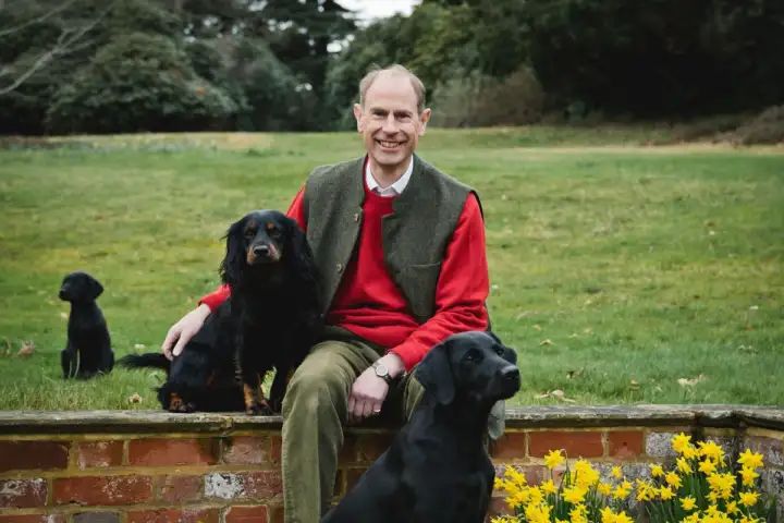 Duke of Edinburgh appointed to Order of the Thistle as new images released