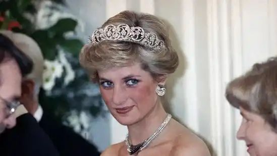 Princess Diana’s love letters to Hewitt could go for auction in US, will they cause humiliation to Royals?