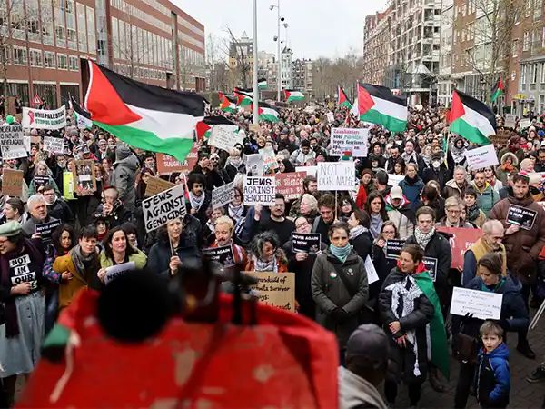 Protestors condemn Israeli President’s presence at National Holocaust Museum inauguration in Amsterdam