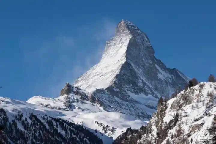 Switzerland: Five cross-country skiers found dead near Zermatt, one still missing